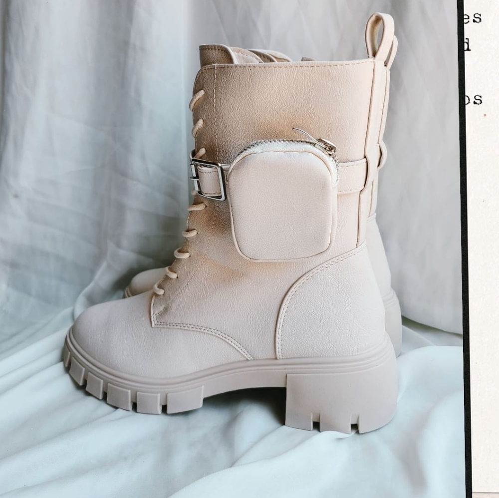 🚨FEW SIZES LEFT// Stone faux leather Boot - Picture 3 of 6